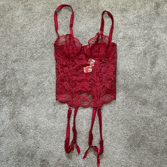 NWT Vintage Victoria’s Secret Gold Label Red Lace Corset Lingerie size 34B - Picture 1 of 7